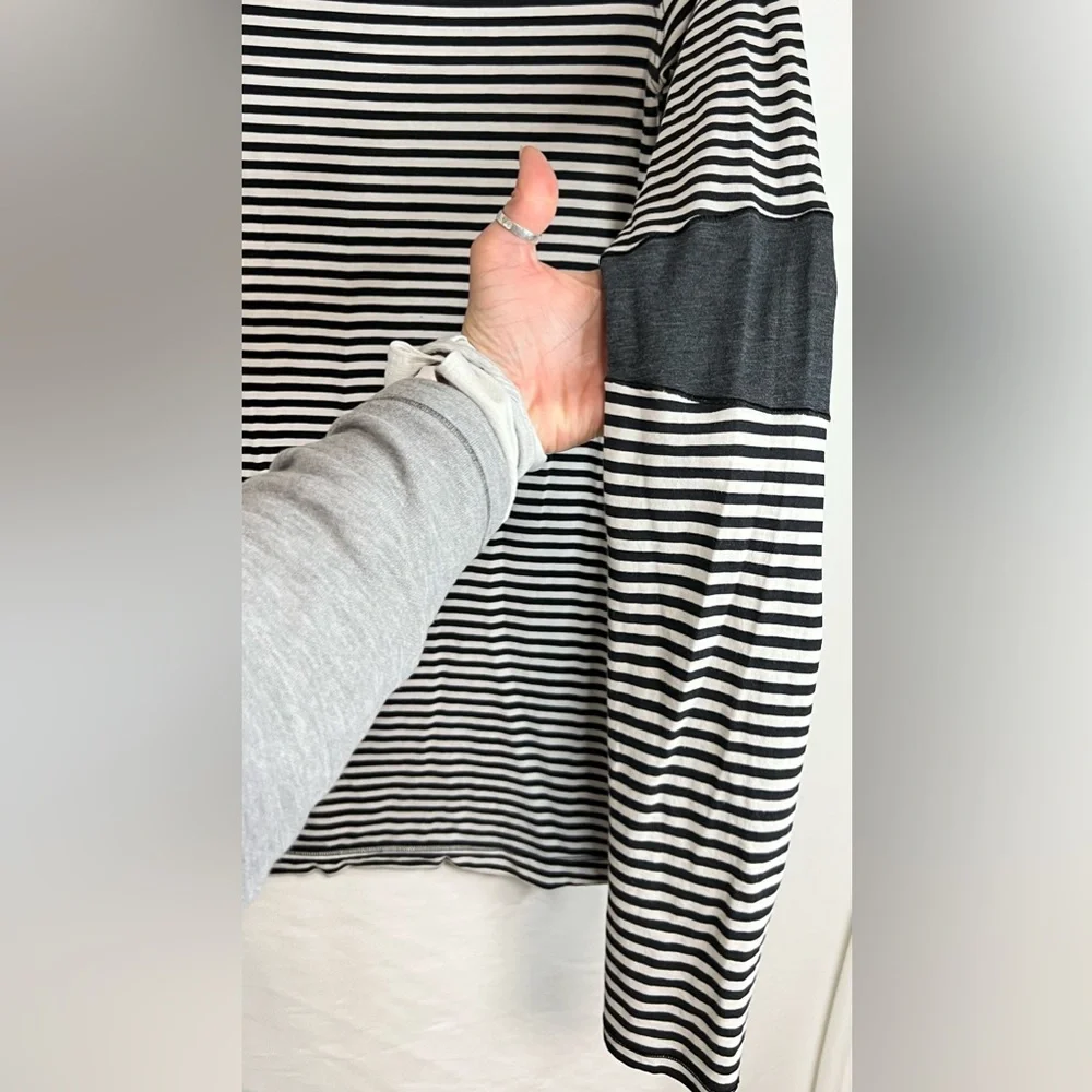 Lululemon Devotion Long Sleeve Tee Activewear Yoga Workout Stripes Stretchy Gym
